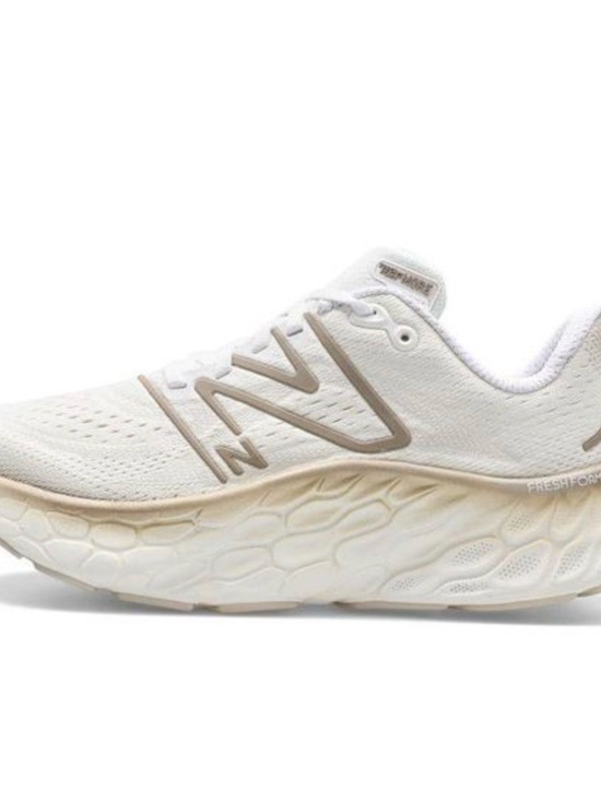 New Balance Shoes - New Balance Women's White (Wmns) Fresh Foam X More V4 Metallic' (10W)